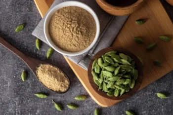 Cardamom-VS-Coriander